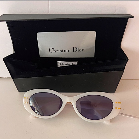 Sunglasses Round & Oval DIOR  DiorSignature B8U 53MM Butterfly Sunglasses - Picture 7 of 11